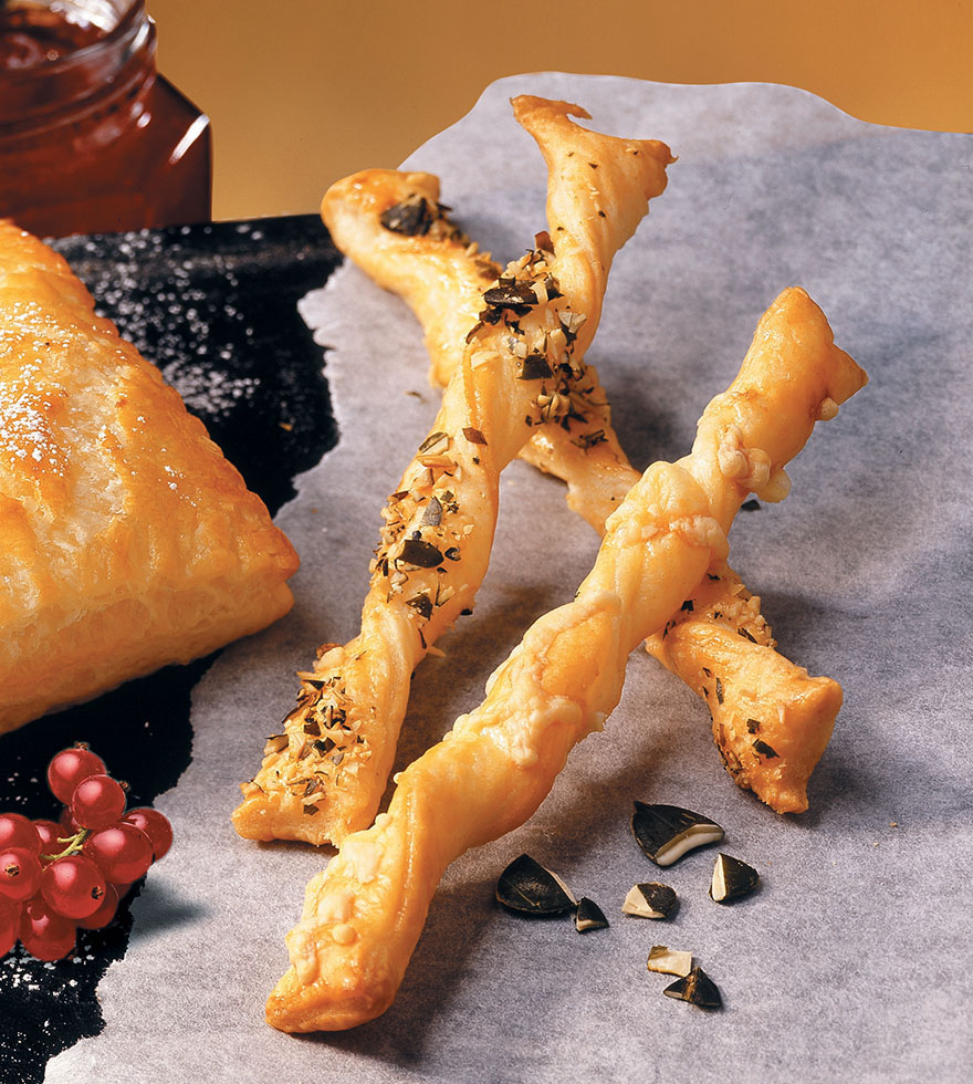 Szezámmagos – sajtos stangli