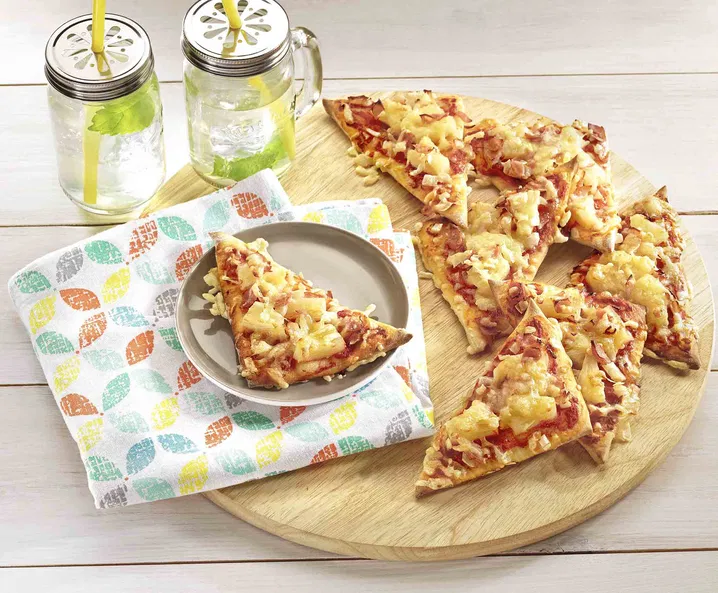 Hawaii pizza háromszögek sonkával és ananásszal
