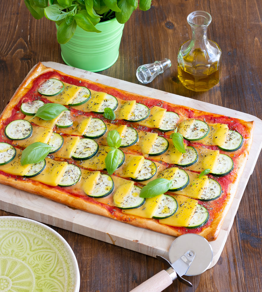 Vegán pizza cukkinivel