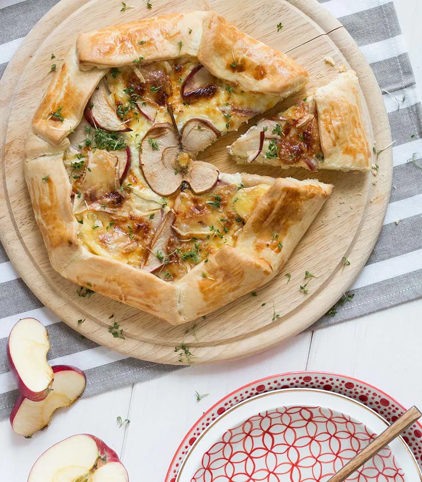 Camembert galette almával