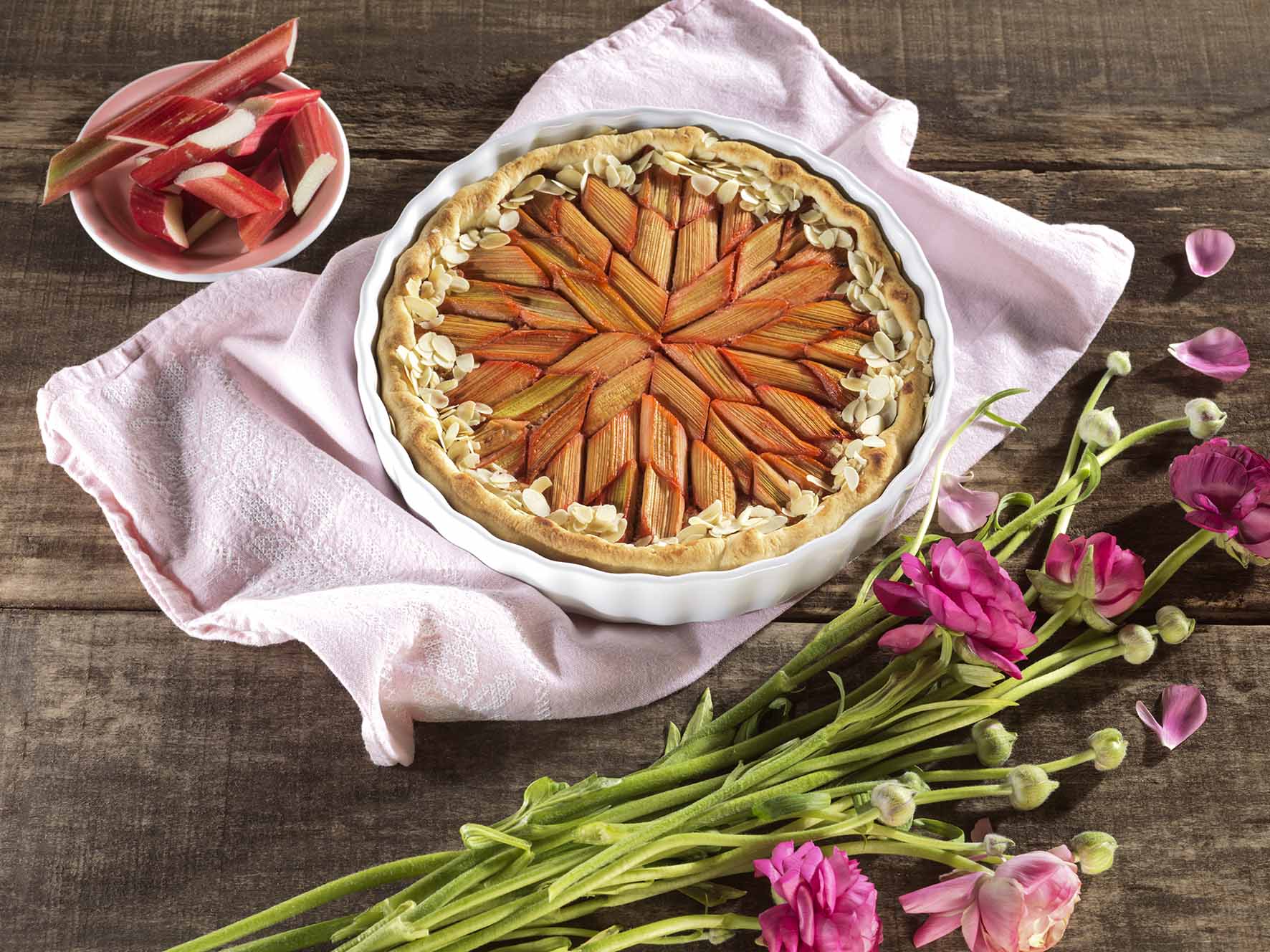 Mandulás rebarbara torta