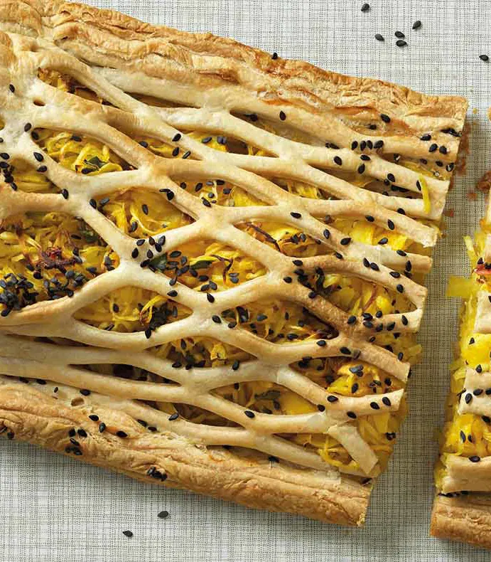 Vegán rácsos káposztás rétes curry-vel és ananásszal