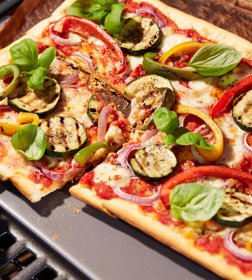 Pizza grillezett zöldségekkel