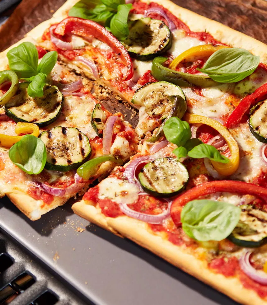 Pizza grillezett zöldségekkel