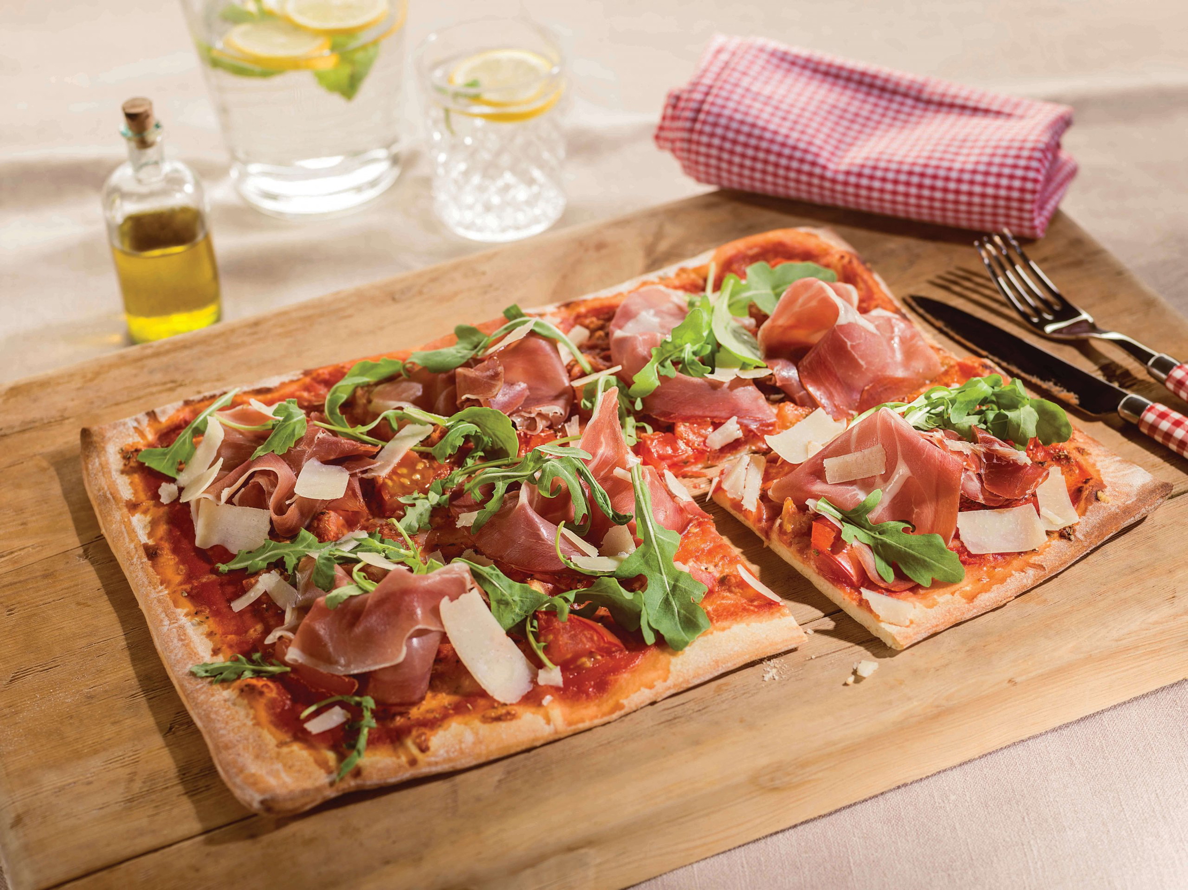 Pizza met Prosciutto en Rucola