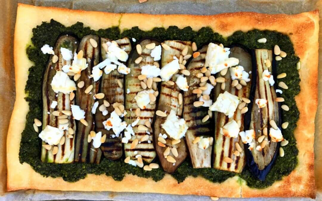 Pizza met boerenkool, aubergine en geitenkaas