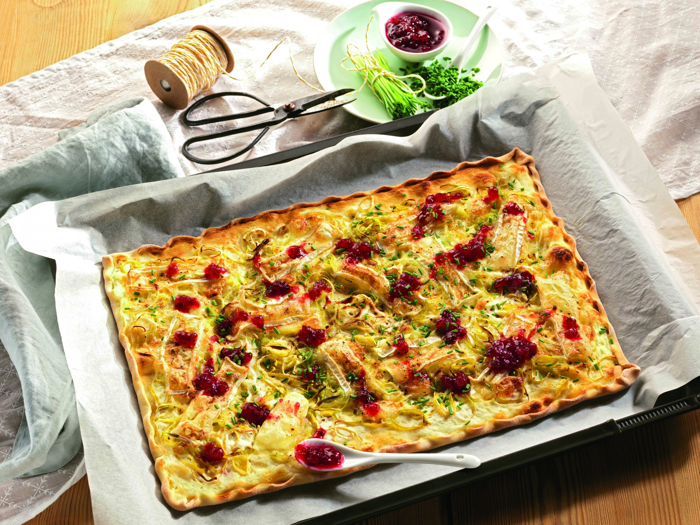 Flammkuchen met camembert - Tante Fanny