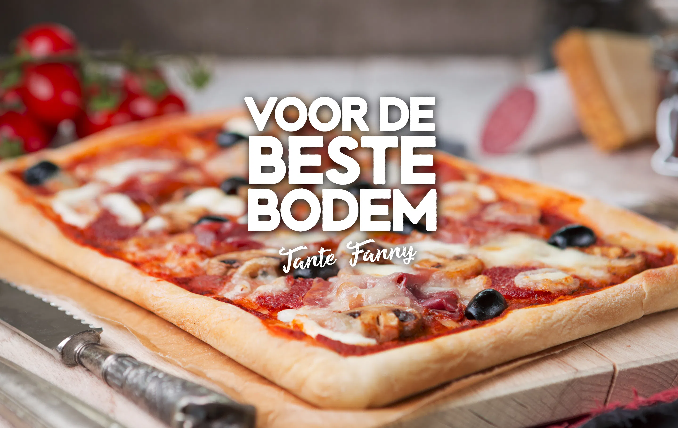 De beste pizzabodem op en houten plank