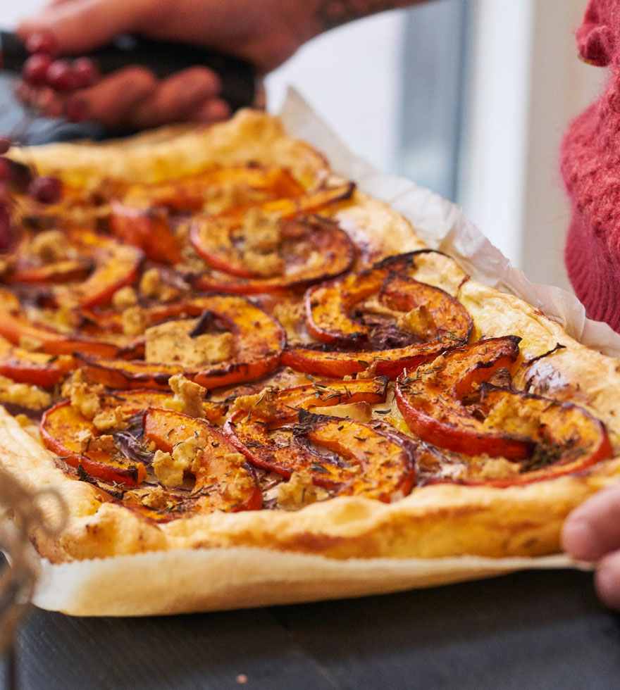 Recept: Vegan plaattaart met pompoen en tofu - Met bakvideo - Tante Fanny