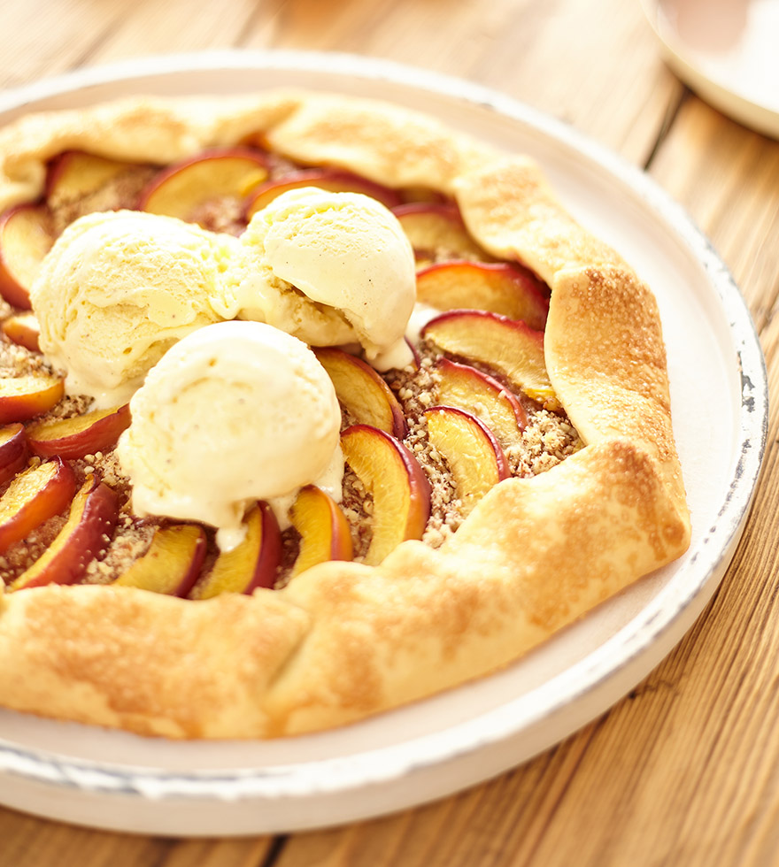 Vegan necatarine galette met ijs - Tante Fanny