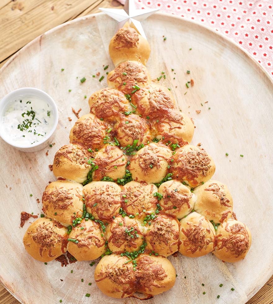 pizza kerstboom van pizzaballetjes