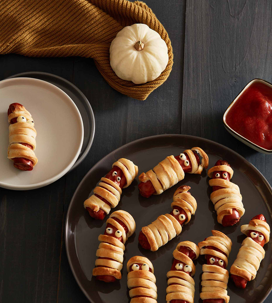 Halloween recept: griezelige mummie worstjes