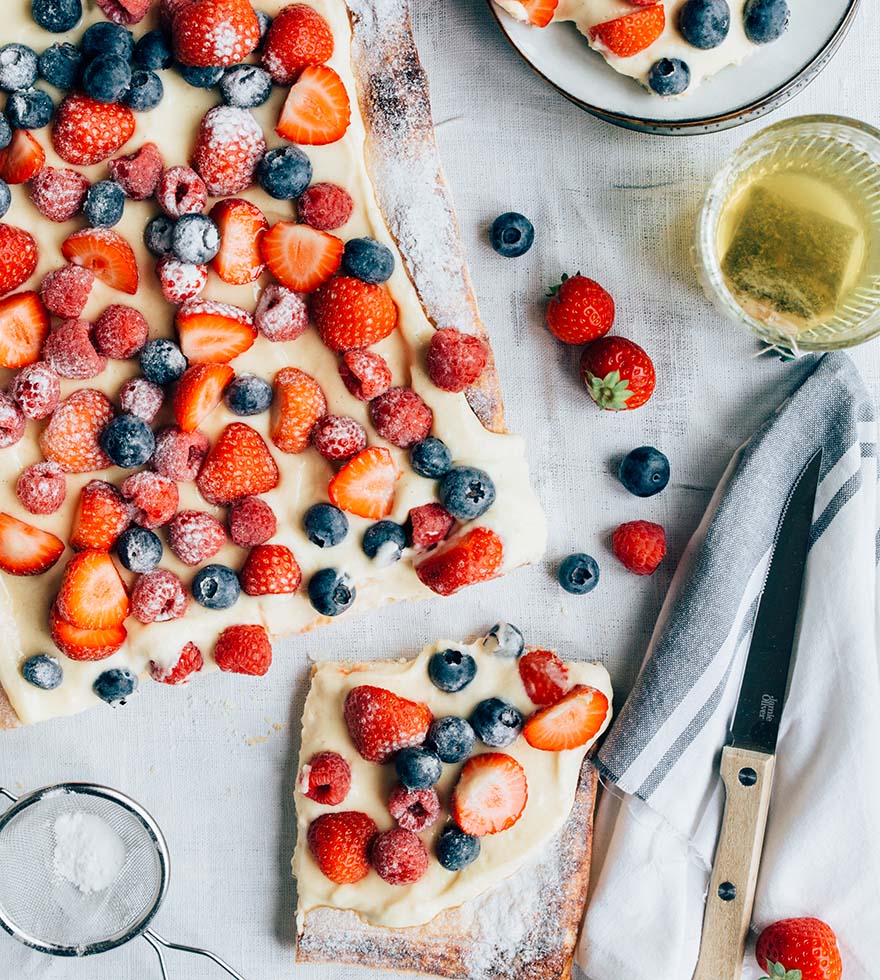 Recept: bladerdeeg plaattaart met rood fruit