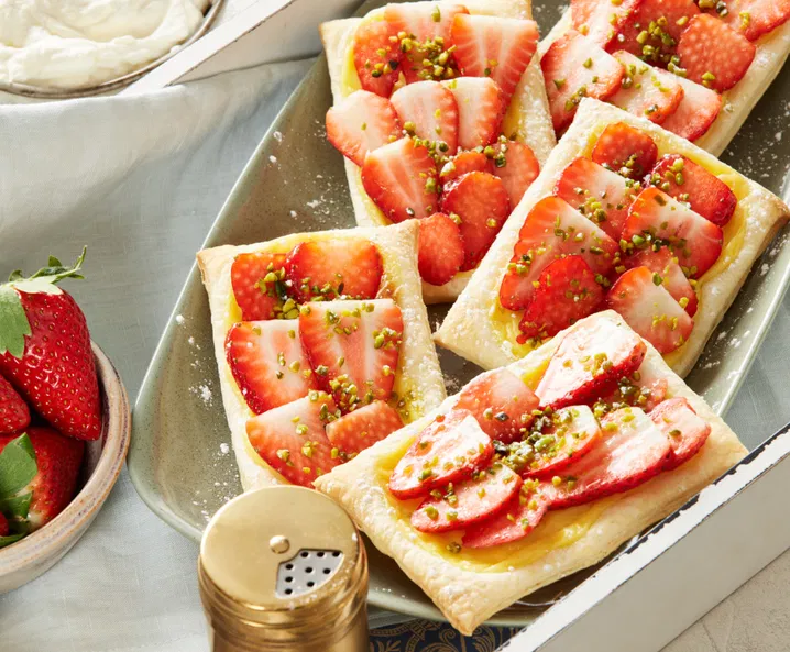 Aardbeien gebakjes met room - recept Tante Fanny