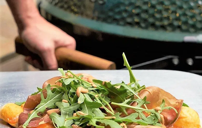 flammkuchen van de bbq