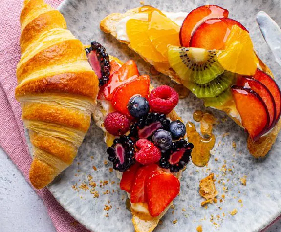 croissants gevuld ontbijt