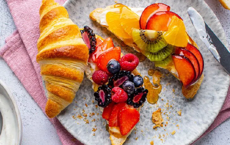 croissants gevuld ontbijt