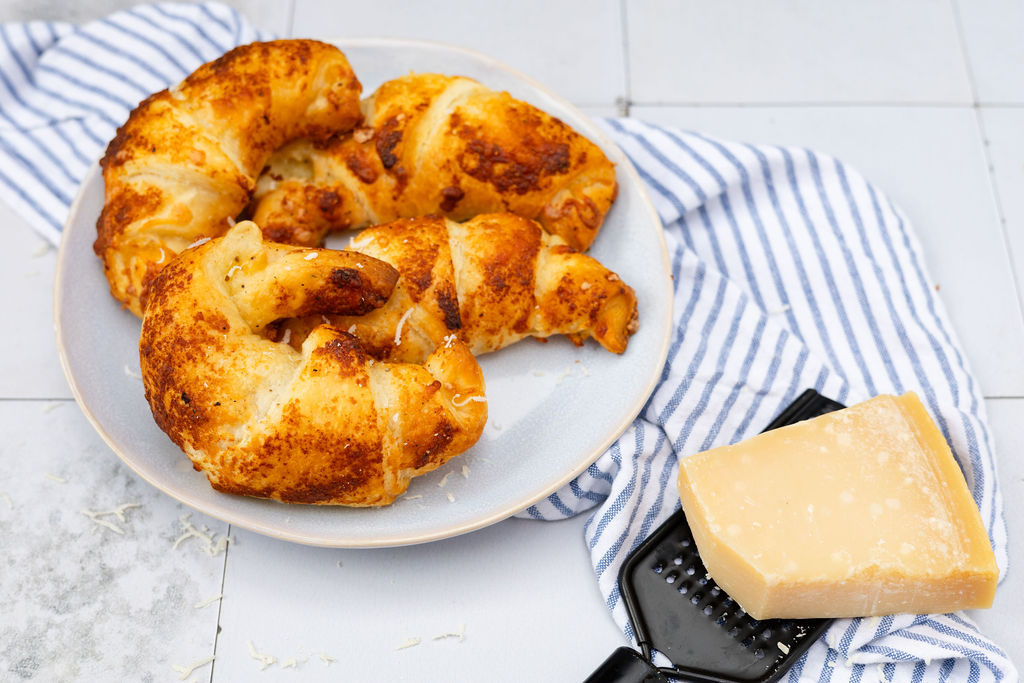 Recept: Parmezaanse kaas knoflook croissants