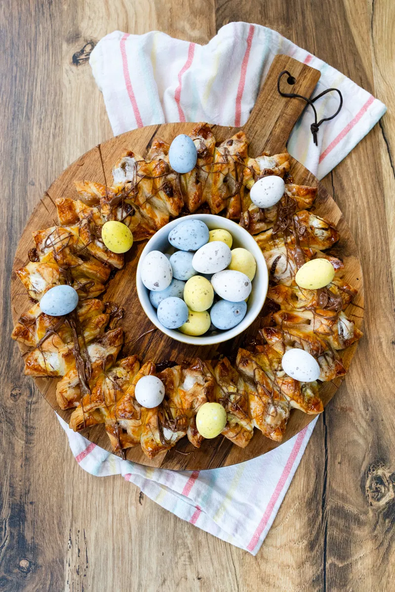 paaskrans met paaseitjes