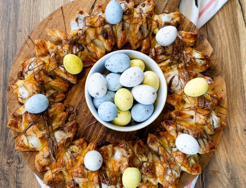 paaskrans met paaseitjes