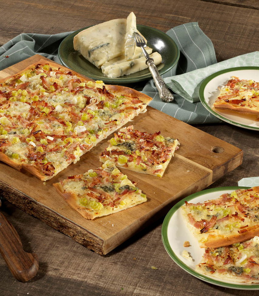 Gorgonzola Flammkuchen mit Speck