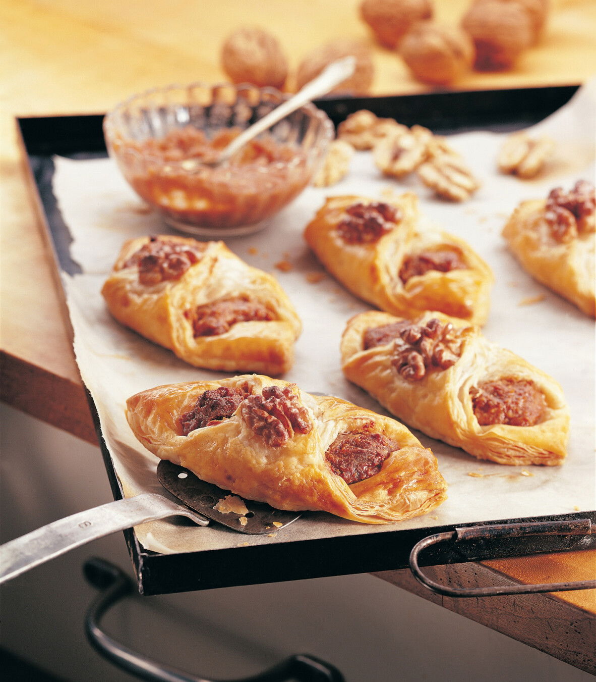 Nussspangen aus Plunderteig