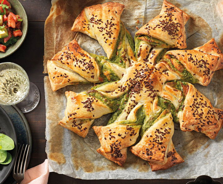 Spinatstern mit Lachs und Avocado