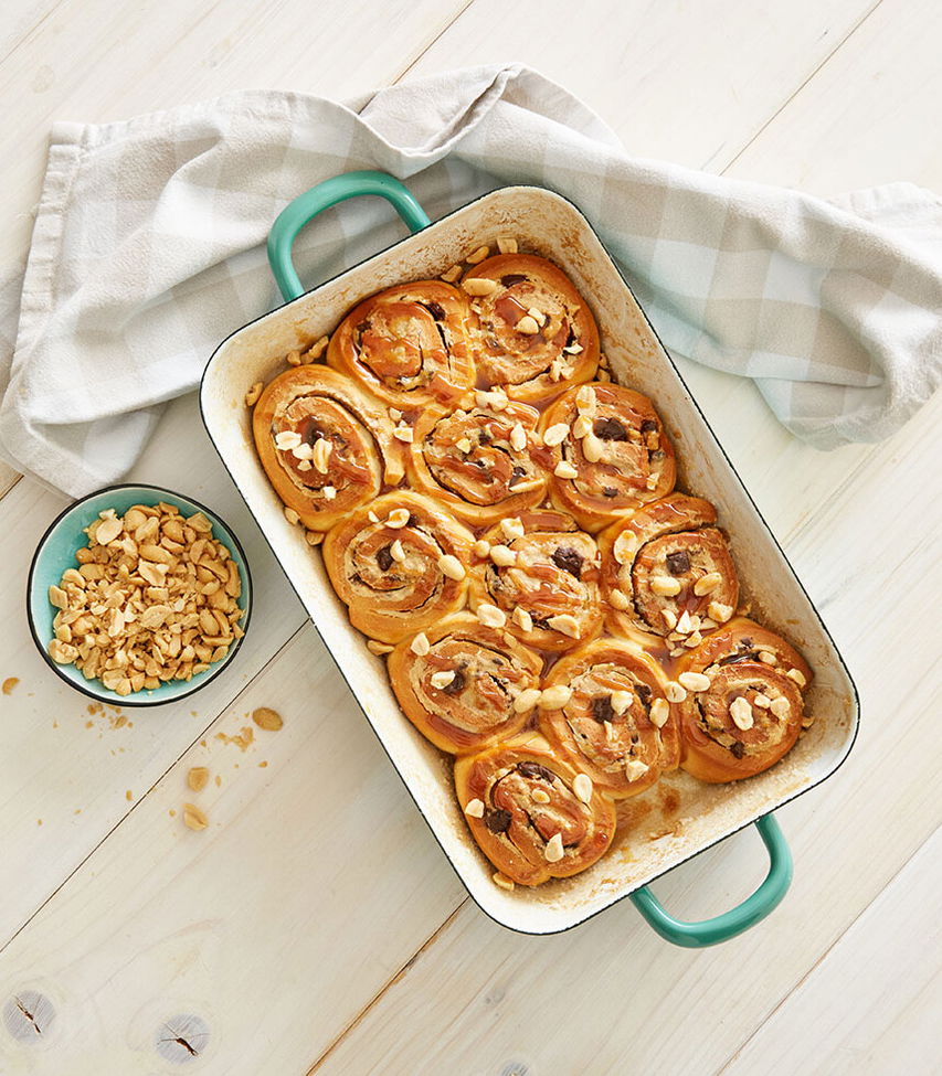 Hefeschnecken mit Erdnussbutter & Karamell