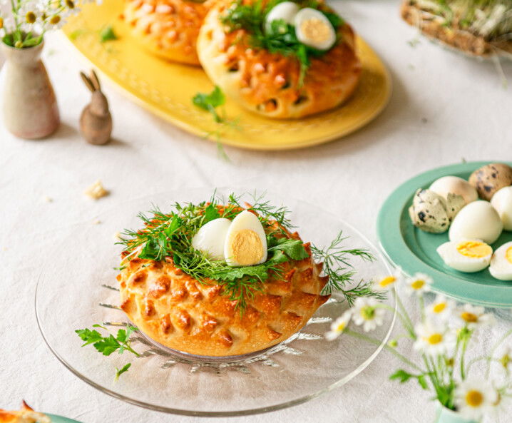 Pikante Osternester mit Wachtelei