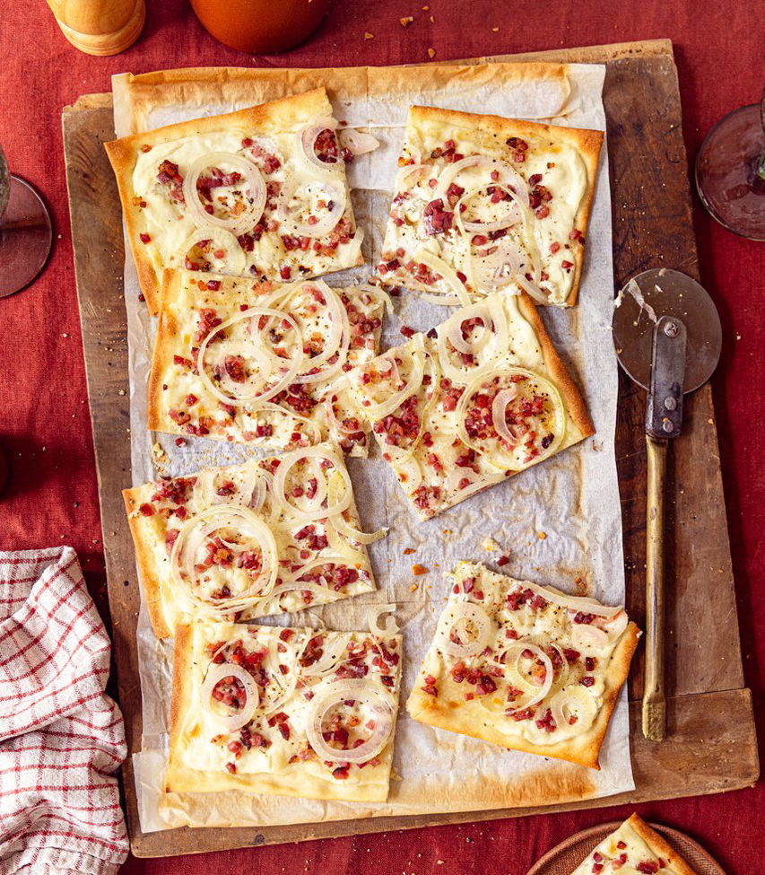 Original Elsässer Flammkuchen mit Speck und Zwiebel