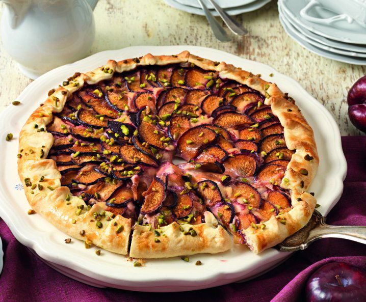 Pflaumen-Galette mit Marzipan