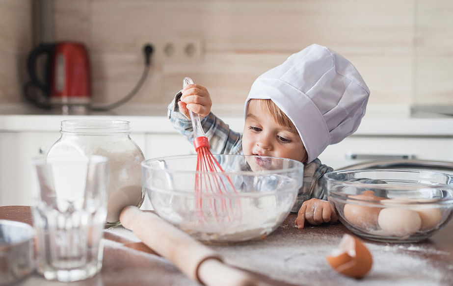Kochen & Backen mit Kindern: 6 kinderleichte Tipps