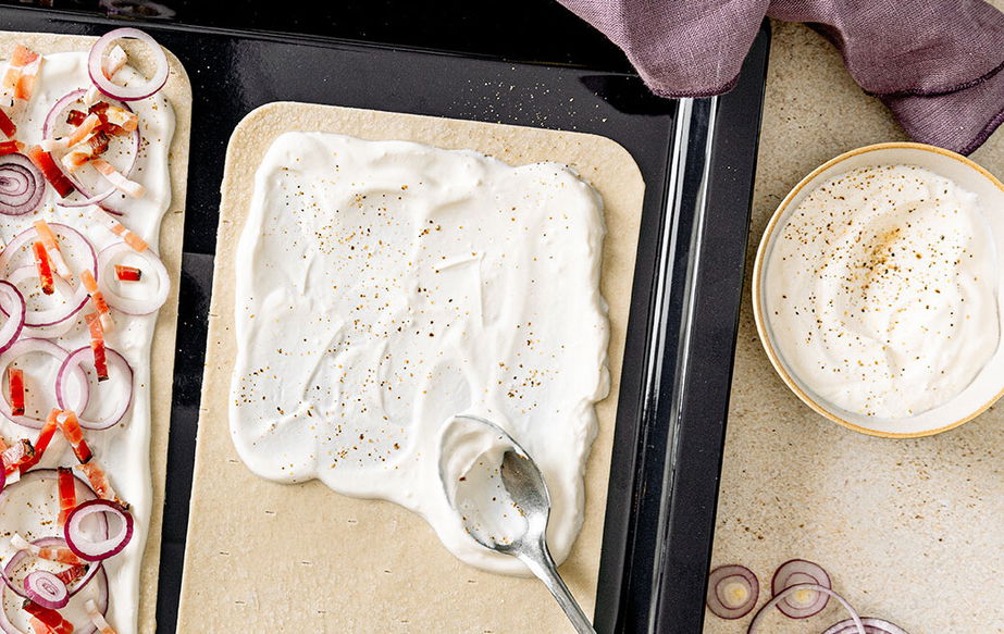 Flammkuchen bestreichen: 10 Varianten