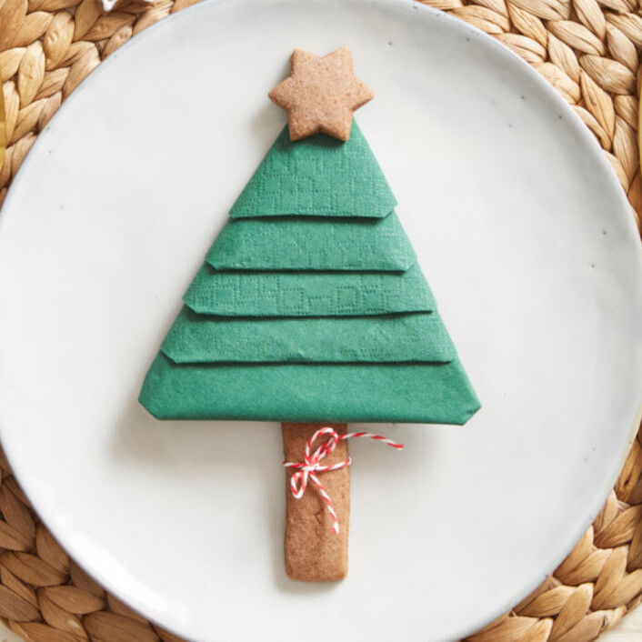 DIY Tannenbaum aus Serviette falten