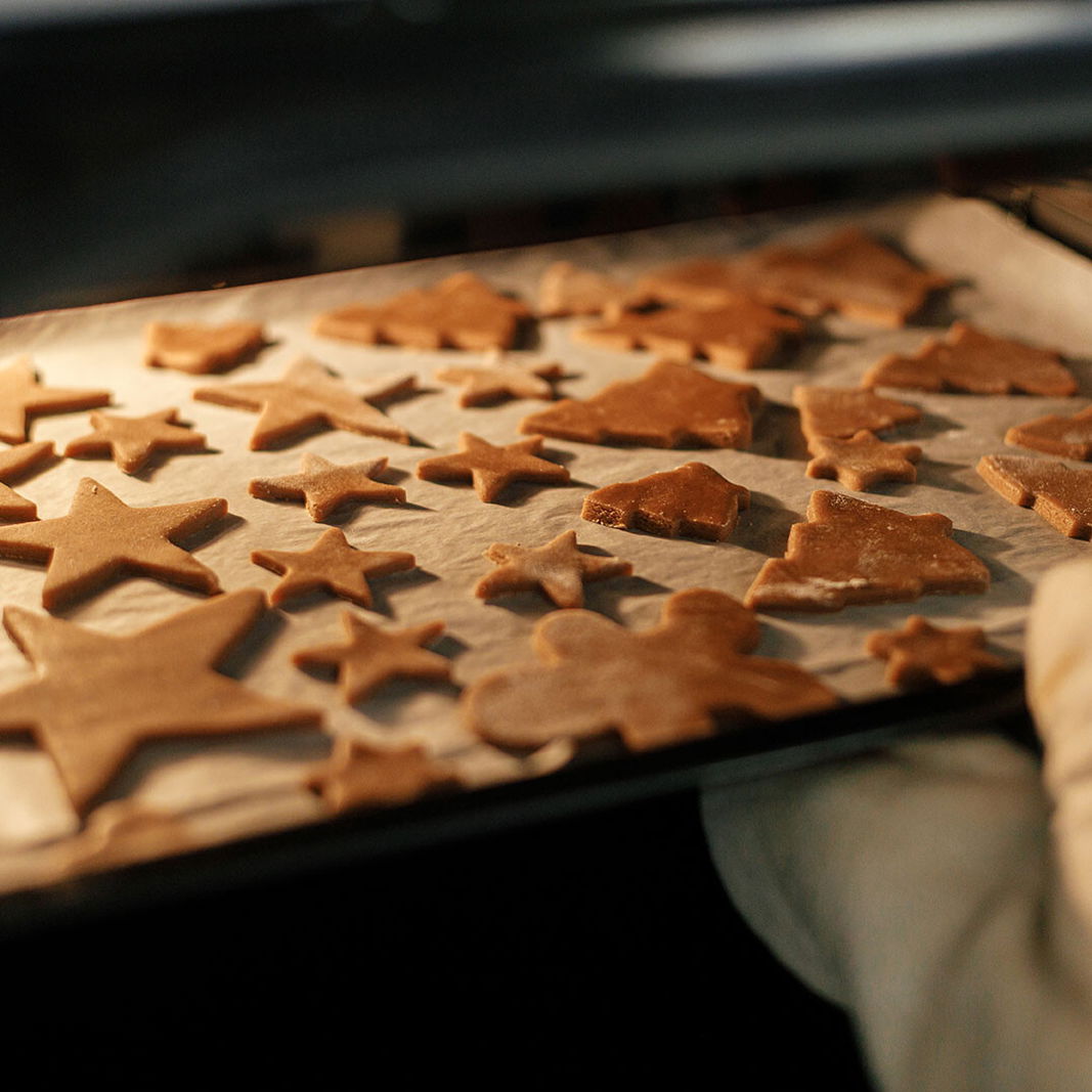 Lebkuchen-Geschenkanhänger: Kekse backen
