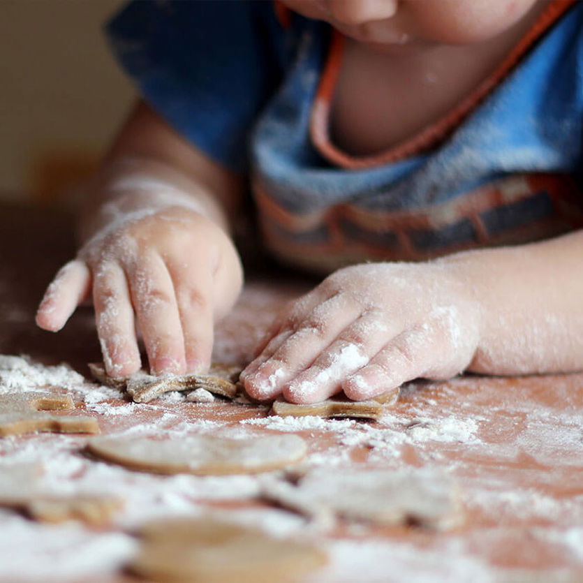 Kekse backen mit Kindern: Alle mitmachen lassen