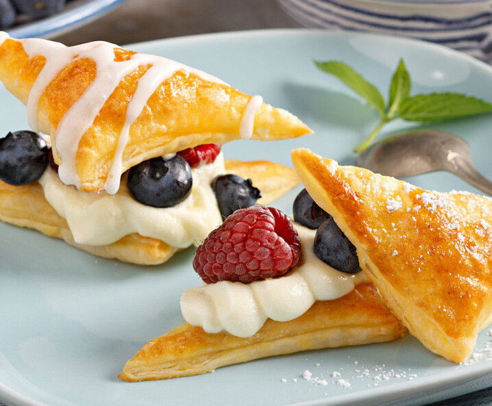 Blätterteigdreiecke mit Obst