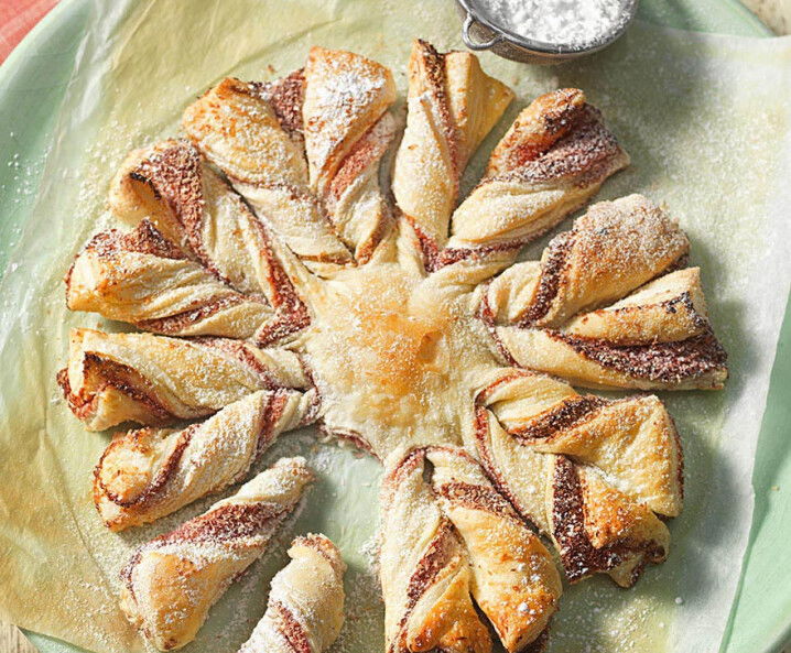 Süßer Blätterteigstern mit Kirschkonfitüre - Tante Fanny