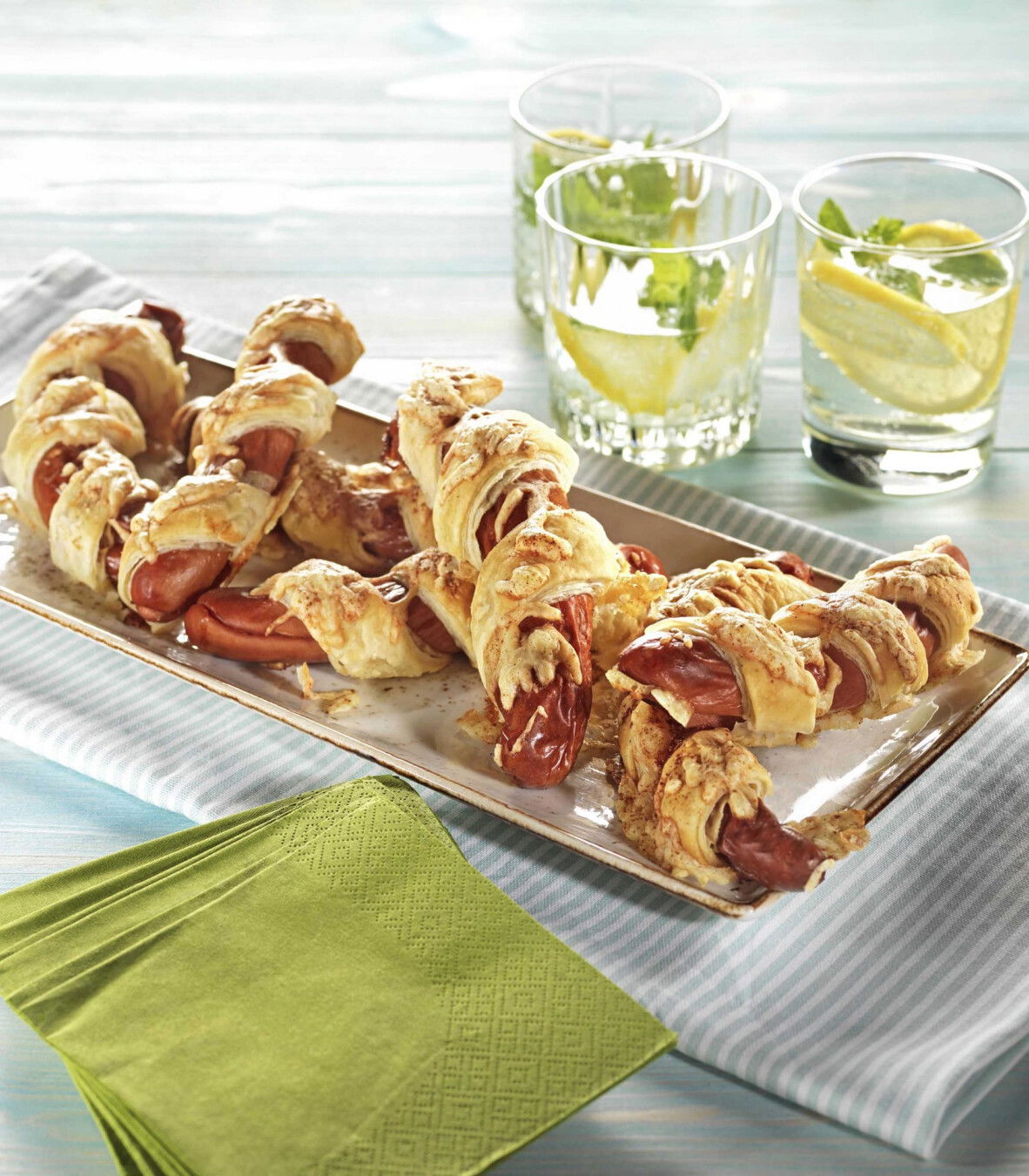 Würstel im Blätterteigmantel