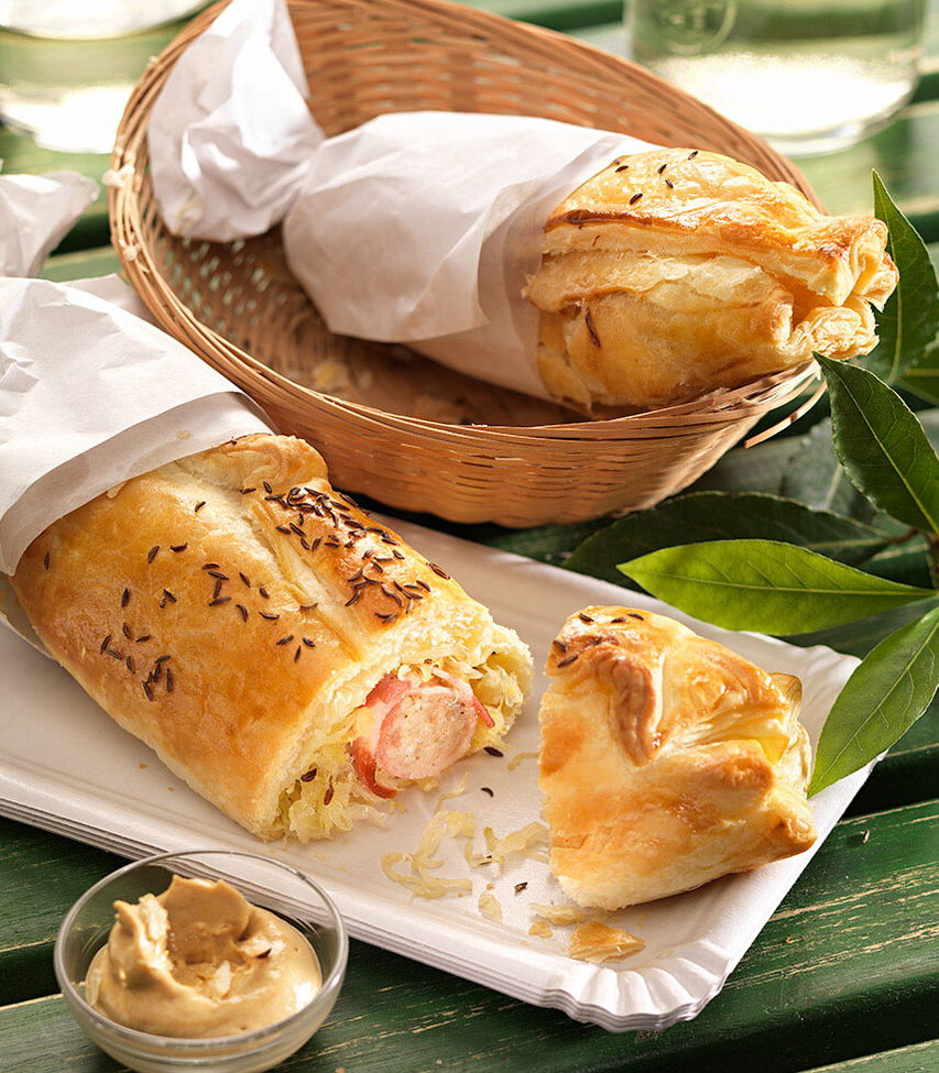 Bratwürstel im Blätterteig Tante Fanny