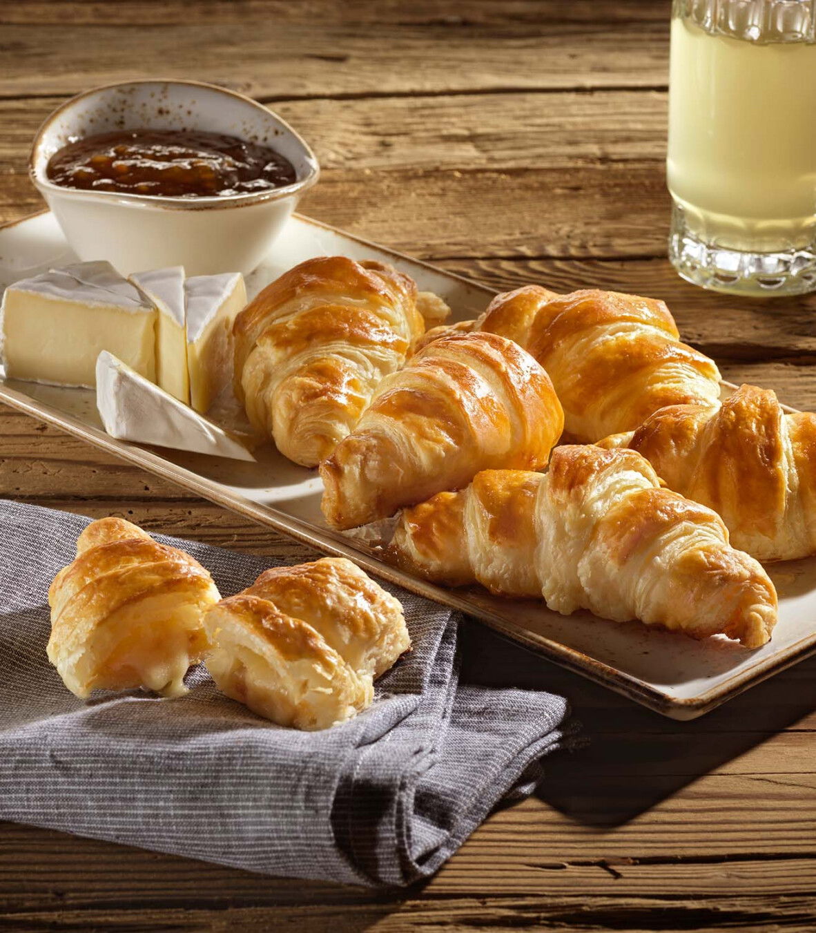 Camembert-Blätterteigkipferl