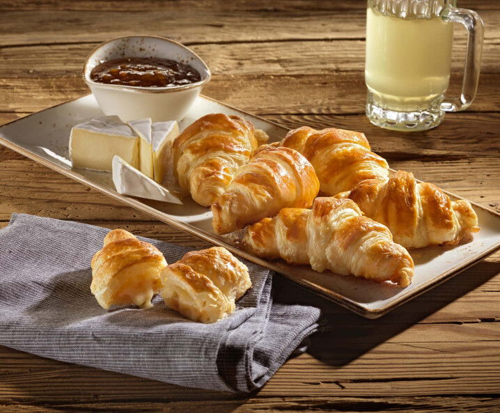 Camembert-Blätterteigkipferl