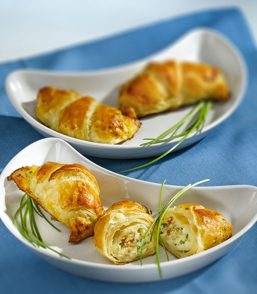 Eier-Räucherlachs Kipferl aus Blätterteig