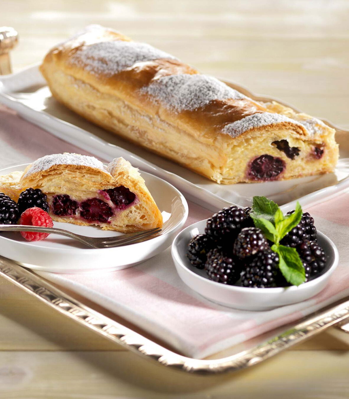 Brombeer Topfen Strudel Tante Fanny
