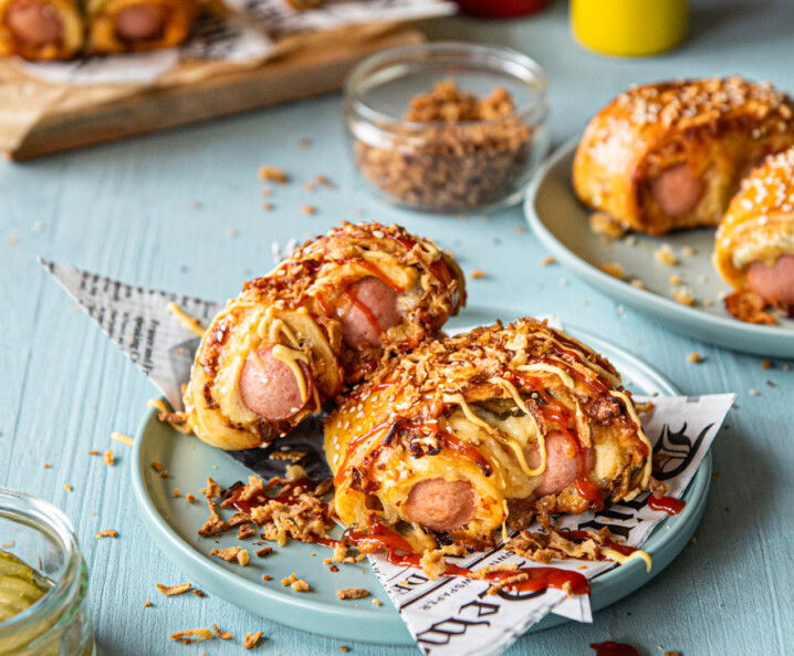 Hotdogs im Pizzateig