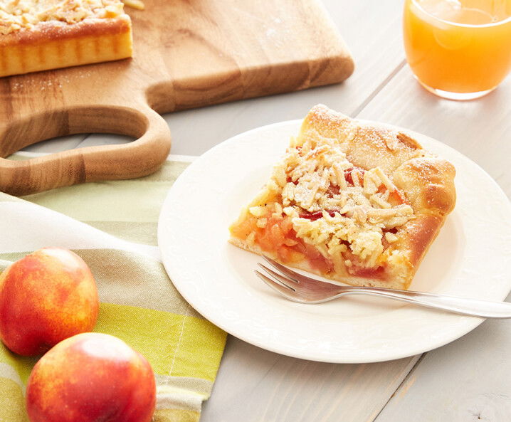 Schneller Nektarinen-Blechkuchen