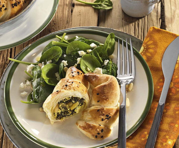 Pikante Kipferl mit Spinat und Feta