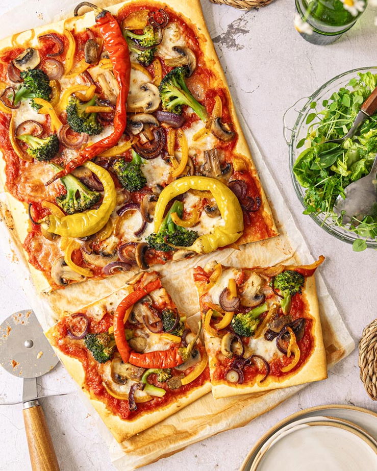 Pizza Primavera mit Blech-Pizzateig von Tante Fanny