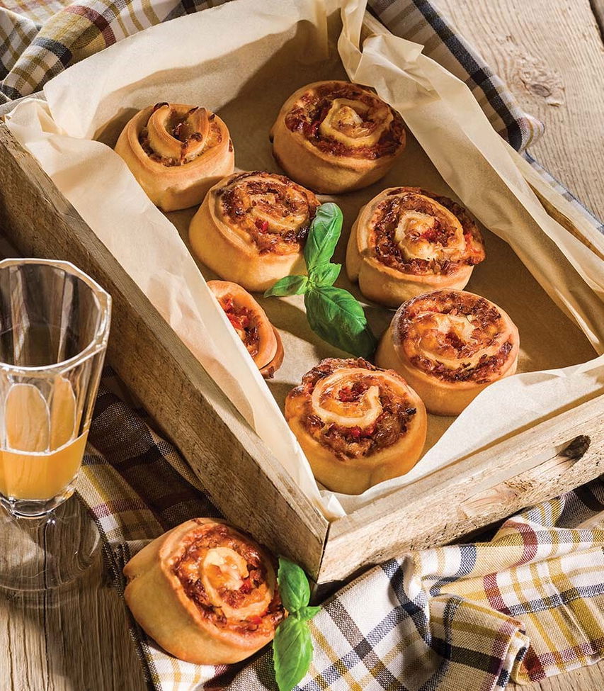 Pizzaschnecken mit Paprika und Schinken