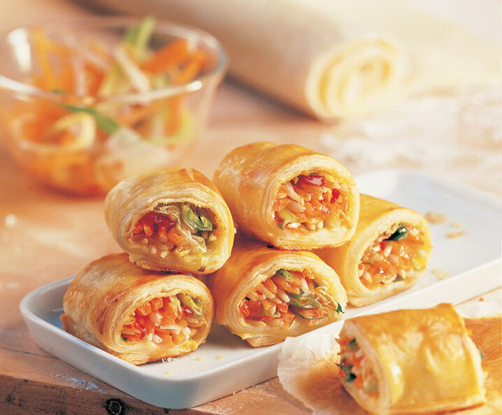 Asiatische Blätterteigröllchen